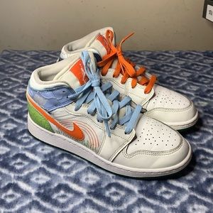 AIR JORDAN 1 MID SE (GS)